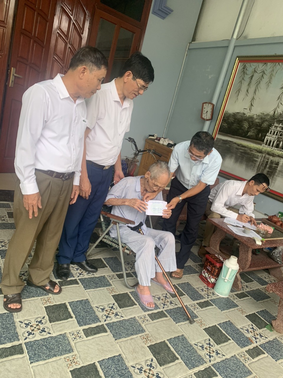 Anh-tin-bai